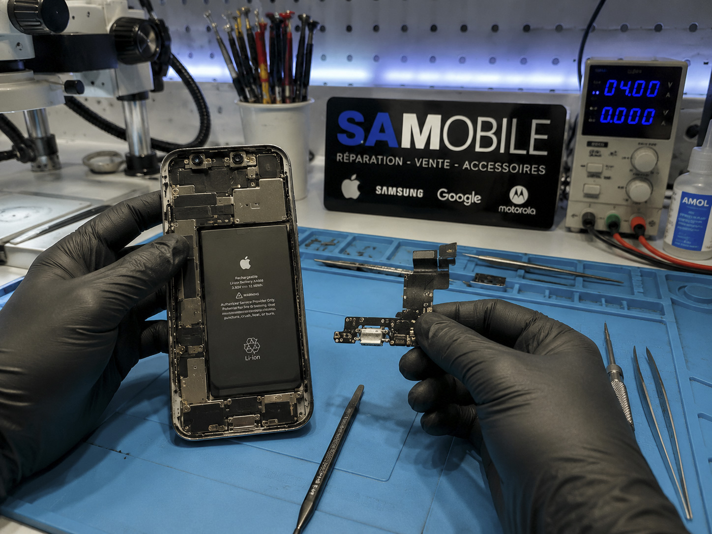 Réparation d’un connecteur de charge chez SAMOBILE